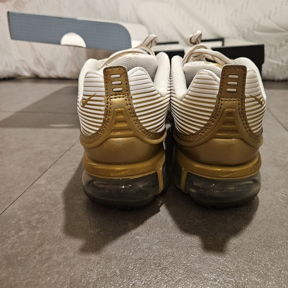 Nike Air Vapormax 360 Gold - Size 7M - Picture 7 of 9